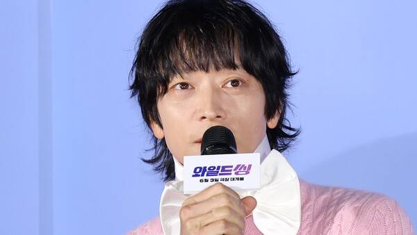 배우 강동원이 7일 서울 광진구 롯데시네마 건대입구점에서 열린 영화 '와일드씽' 제작보고회에서 인사말을 하고 있다. 연합뉴스