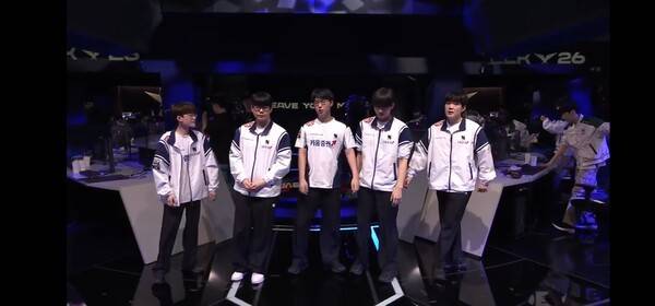 17일 서울 종로 롤파크 LCK아레나에서 열린 2026 LCK 정규 시즌 2라운드 경기에서 DRX가 브리온과의 경기에서 풀세트 접전 끝에 2-1로 승리했다. (DRX & BRO=2:1)./사진=네이버 치지직 라이브영상 캡처