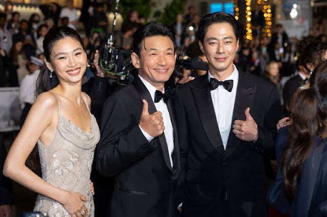 왼쪽부터 영화 '호프'에 출연한 정호연, 황정민, 조인성.(사진=플러스엠엔터테인먼트)