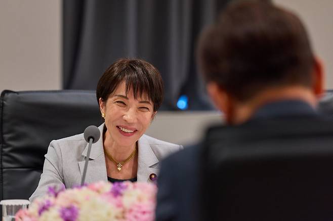 다카이치 사나에 일본 총리가 19일 경북 안동 한 호텔에서 열린 이재명 대통령과의 정상회담에서 발언하고 있다. 청와대 제공.