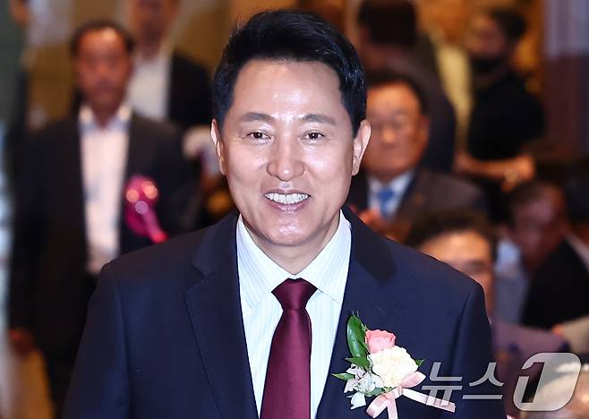 오세훈 국민의힘 서울시장 후보가 20일 서울 송파구 교통회관에서 열린 서울시 개인택시운송사업조합 제56주년 창립기념식에 참석하고 있다. 2026.5.20 ⓒ 뉴스1 김민지 기자