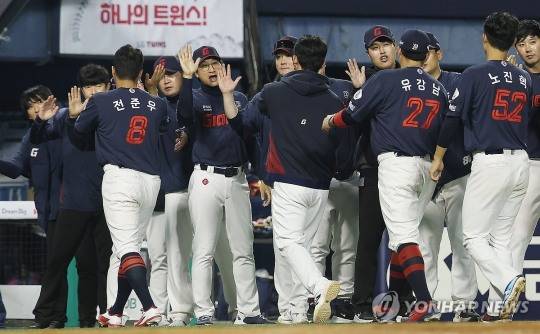 승리한 롯데 선수들 / 사진=연합뉴스