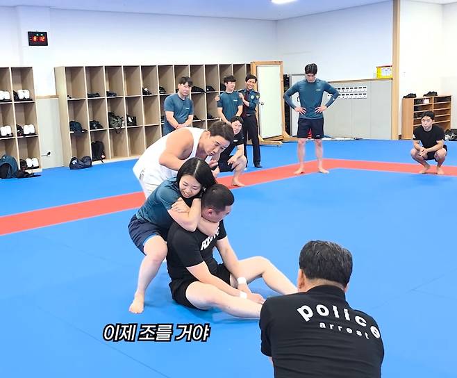 로드FC 정문홍 회장이 지난해 5월 충주 중앙경찰학교에서 MMA(종합격투기) 강의를 하고있다. 로드FC 제공