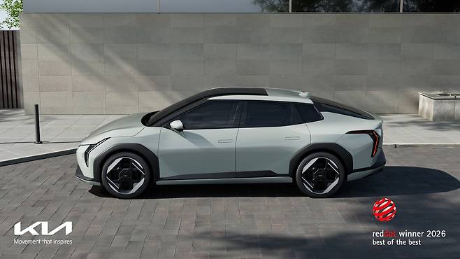 2026 레드닷 어워드에서 최우수상을 받은 기아의 EV4. 사진 제공=기아