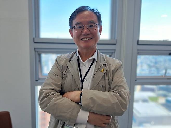 지난 4월24일 서울 광진구 중곡동 국립정신건강센터에서 한겨레와 만난 이종국 전 국립공주병원 원장이 인터뷰를 마친 뒤 포즈를 취하고 있다. 고경태 기자