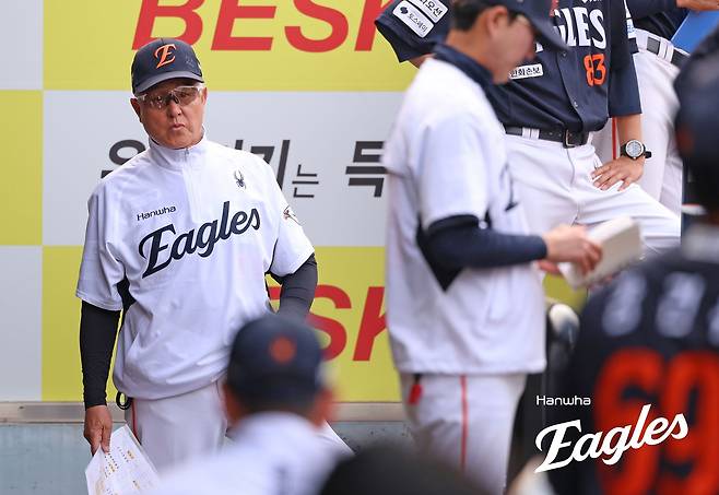 김경문 감독이 이끄는 한화 이글스가 21일 대전 한화생명 볼파크에서 열린 2026 신한 SOL KBO리그 롯데 자이언츠와의 팀 간 4차전에서 2-8로 완패했다.