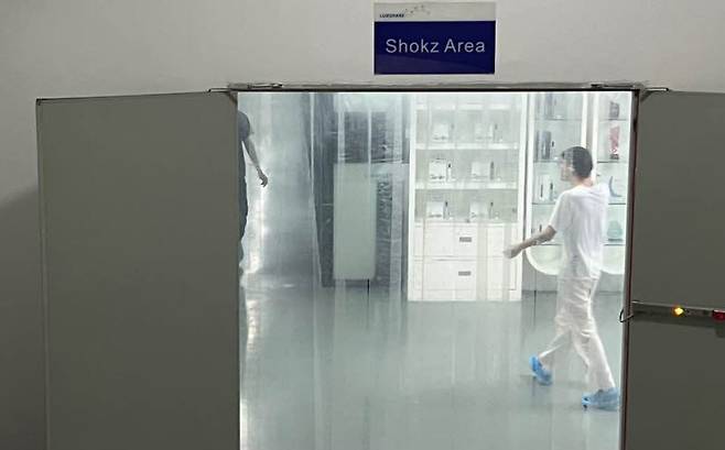 중국 둥관에 있는 ‘럭스쉐어’ 샥즈 생산라인 외관. 내부는 촬영이 어려웠다. (사진=신영빈 기자)
