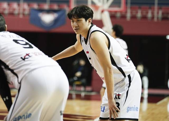 경기에 집중하는 이윤기. /사진=KBL 제공