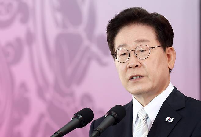 이재명 대통령이 24일 서울 종로구 조계사에서 열린 불기 2570년 부처님오신날 봉축법요식에서 축사를 하고 있다. 청와대사진기자단