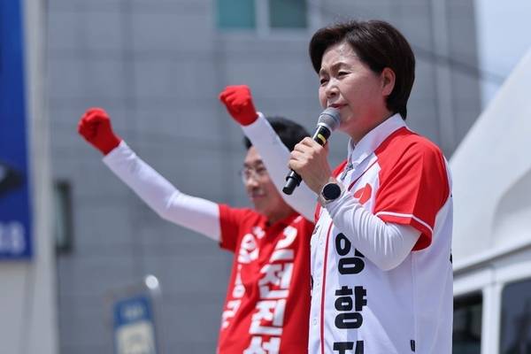 양향자 국민의힘 경기도지사 후보가 25일 오전 양평군 용문천년시장에서 집중 유세를 열고 연설하고 있다. 2026.5.25 /양향자 캠프 제공