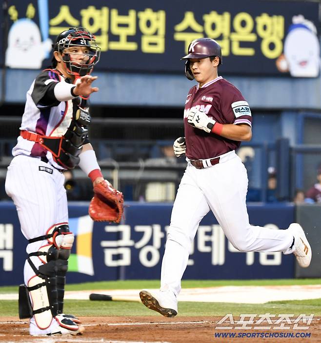 22일 잠실구장에서 열린 LG와 키움의 경기. 키움 김웅빈이 상대 실책을 틈타 득점하고 있다. 잠실=박재만 기자 pjm@sportschosun.com/2026.05.22/