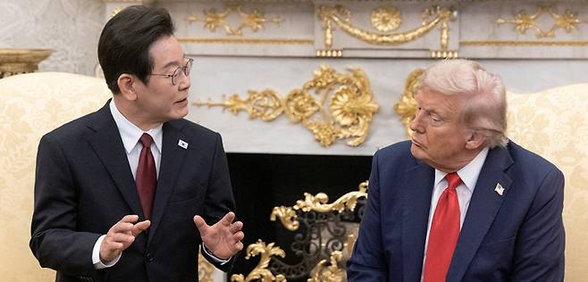 이재명 대통령과 도널드 트럼프 미국 대통령이 2025년 8월25일(현지시간) 미국 워싱턴DC 백악관에서 정상회담을 하고 있다. ⓒ연합뉴스
