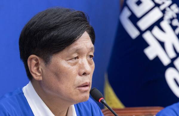 더불어민주당 조승래 총괄선거대책본부장이 26일 국회에서 열린 기자간담회에서 발언하고 있다. 2026.5.26. 연합뉴스