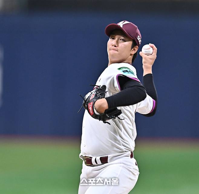 키움 선발투수 안우진이 14일 서울 고척스카이돔에서 열린 2026 KBO리그 한화전에서 역투하고 있다. 고척 | 최승섭기자 thunder@sportsseoul.com