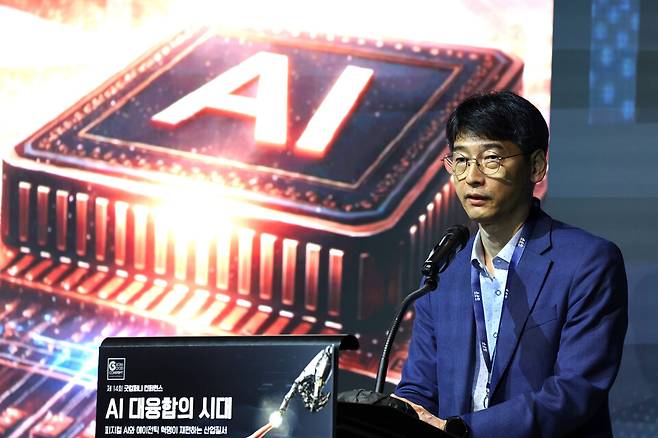 김경만 과학기술정보통신부 인공지능정책실장이 26일 서울 영등포구 페어몬트 앰배서더 서울 그랜드볼룸에서 시사저널 주최로 열린 제14회 굿컴퍼니컨퍼런스에서 강연하고 있다. ⓒ시사저널 박은숙