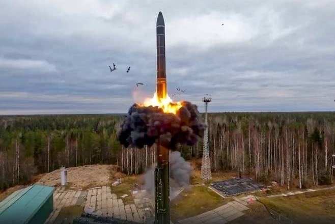 러시아 극초음속 중거리 탄도미사일(IRBM) 오레시니크. 러시아 국방부 제공