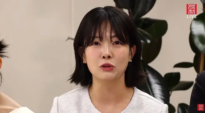 '나는 솔로' 31기 영숙은 실시간 방송을 통해 사과했다. / 사진='촌장엔터테인먼트TV' 영상 캡처