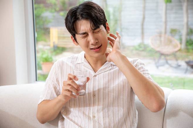 패혈증 증상을 조기에 인식하면 생명을 구할 수 있다. 주요 증상은 발열, 빠르고 미약한 맥박, 호흡수 증가, 오한을 동반한 고열 등이다. 사진=클립아트코리아