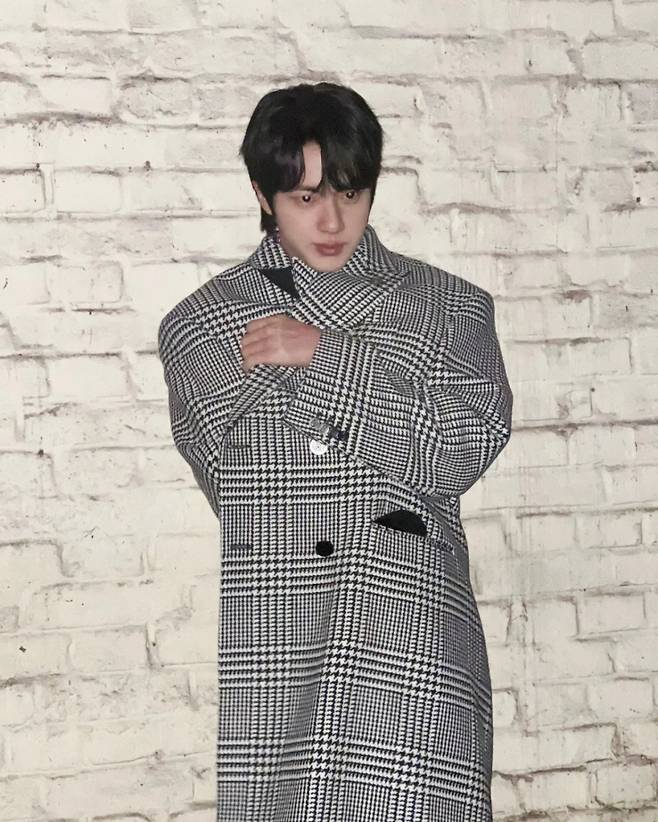 방탄소년단 진, 빛나는 개인 브랜드 파워..포브스코리아 '2026 파워 셀러브리티' BTS 멤버 1위·아이돌 솔로 2위