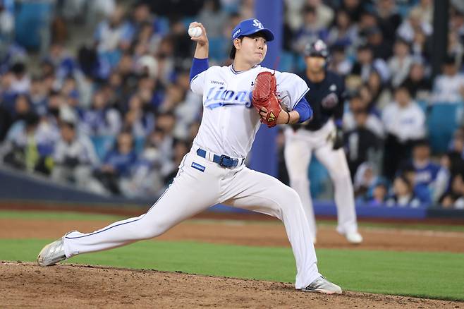 삼성 장찬희가 31일 대구삼성라이온즈파크에서 열린 2026 KBO리그 정규시즌 두산과 경기에서 팀 네 번째 투수로 올라와 역투하고 있다. 사진 | 삼성 라이온즈