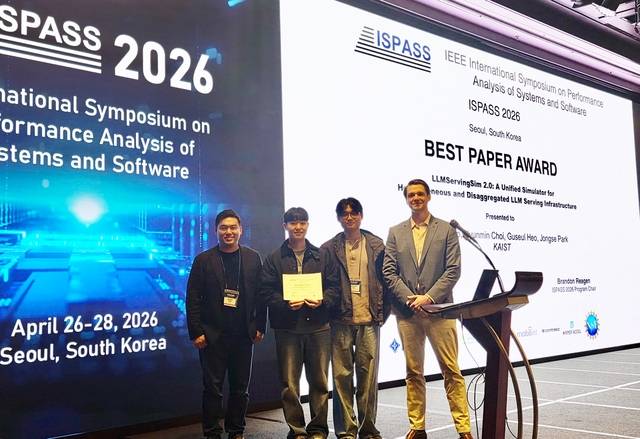 박종세(왼쪽) KAIST 교수와 연구진. KAIST 제공.