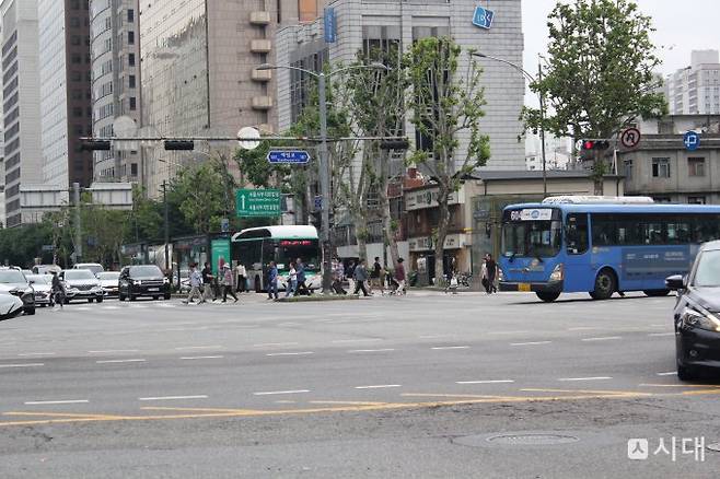기성 정치권의 극단적인 대립에 지쳐 소수 정당으로 눈을 돌리는 유권자도 눈에 띄었다. 사진은 마포구 염리동 일대. /사진=동행미디어 시대