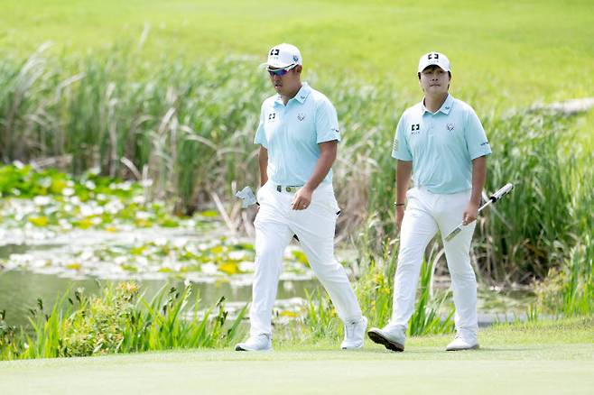 안병훈(왼쪽)과 김민규. (사진=LIV Golf)