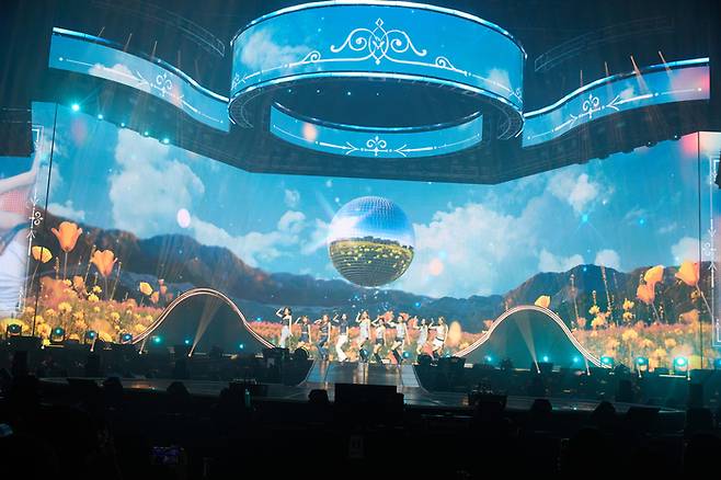 걸그룹 아이오아이가 29일 서울 잠실실내체육관에서 ‘2026 아이오아이 콘서트 투어: 루프 인 서울’을 개최했다. 스윙엔터테인먼트