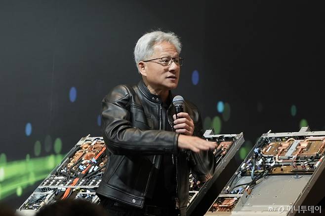 젠슨 황 엔비디아 CEO(최고경영자)가 21일 대만 타이베이에서 열린 '컴퓨텍스 2025' 미디어 Q&A에 참석했다. /사진=김남이 기자