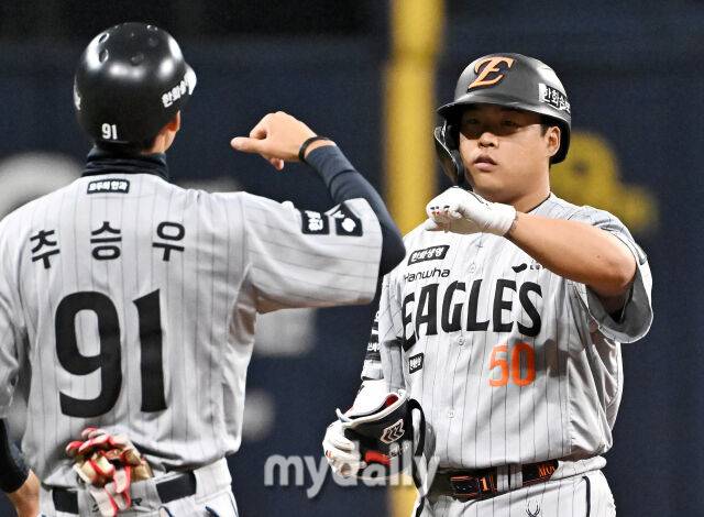12일 오후 서울 고척스카이돔에서 진행된 '2026 프로야구 KBO리그' 키움 히어로즈와 한화 이글스의 경기. 한화 강백호가 2회초 2사 3루서 1타점 적시타를 친 뒤 환호하고 있다./마이데일리