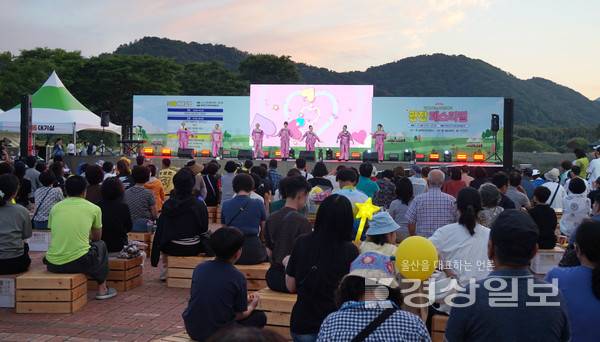 울산광역시장애인종합복지관(관장 이득규, 이하 복지관)은 5월 30일 태화강국가정원 왕버들마당에서 '제5회 광장페스티벌'을 성황리에 개최하며 장애인과 비장애인이 함께하는 문화축제의 장을 성공적으로 열었다.