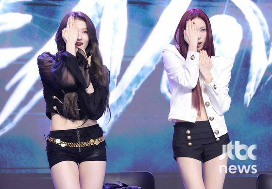 타이틀 곡 'DDI RO RI(띠로리)' 포인트 안무