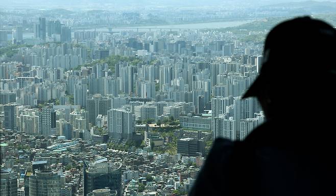 ▲서울 남산에서 바라본 도심 곳곳에 아파트가 빼곡하다. 연합뉴스