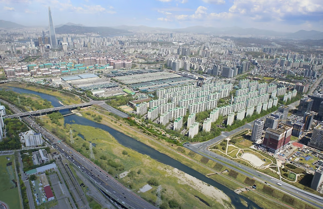올림픽훼밀리타운 항공사진. 나우동인 제공