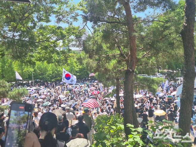 6일 오후 서울 송파구 올림픽공원에서 재선거를 촉구하는 집회가 계속되고 있다. 주보배 기자