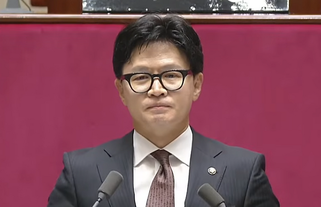 부산 북갑에서 당선된 무소속 한동훈 의원 (유튜브 캡처)
