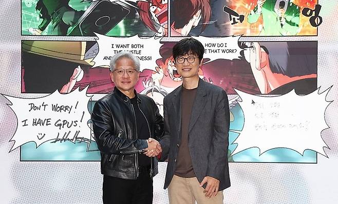 ▲젠슨 황(왼쪽) 엔비디아 최고경영자(CEO)가 8일 경기도 성남시 네이버 1784 사옥을 방문해 이해진 네이버 의장과 악수하고 있다. 사진=연합뉴스