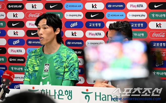 8일(한국시각) 멕시코 과달라하라 인근 사포판 월드컵대표팀 베이스캠프 훈련장 치바스 베르데 바예에서 진행된 대한민국 월드컵 대표팀의 공식 훈련, 골키퍼 김승규가 인터뷰를 하고 있다. 사포판(멕시코)=허상욱 기자wook@sportschosun.com/2026.06.08/