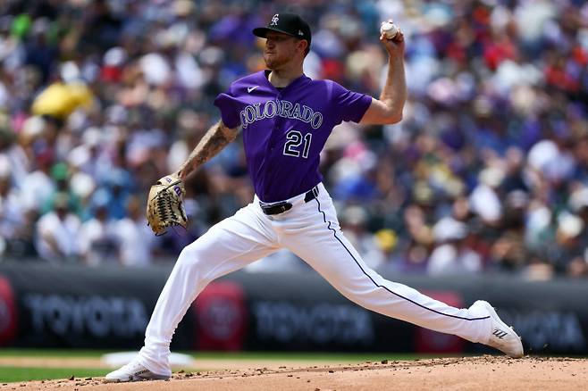 <yonhap photo-1792=""> DENVER, CO - JUNE 7: Starting pitcher Kyle Freeland #21 of the Colorado Rockies delivers a pitch in the second inning against the Milwaukee Brewers at Coors Field on June 7, 2026 in Denver, Colorado. Justin Edmonds/Getty Images/AFP (Photo by Justin Edmonds / GETTY IMAGES NORTH AMERICA / Getty Images via AFP)/2026-06-08 06:17:35/ <저작권자 ⓒ 1980~2026 ㈜연합뉴스. 무단 전재 재배포 금지, AI 학습 및 활용 금지></yonhap>