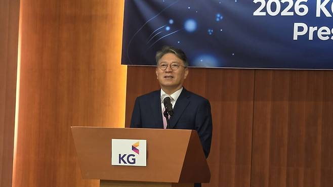 9일 곽재선 KG그룹 회장이 서울 여의도 태영빌딩 T아트홀에서 '기업가치 정상화 및 미래전략 기자간담회'에서 기조 연설을 하고 있다./곽호준 기자