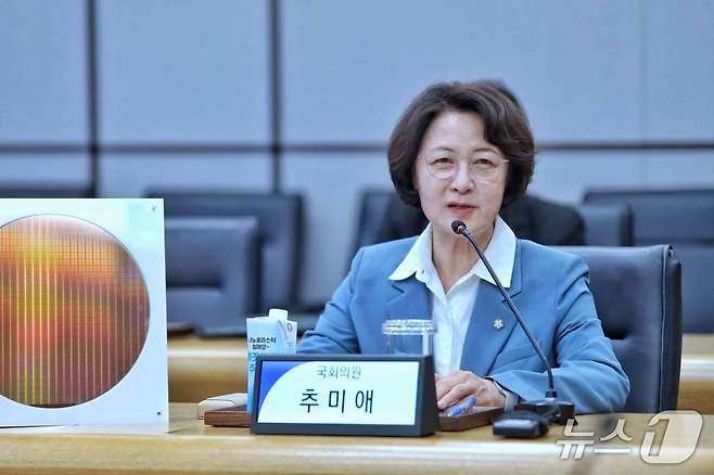 추미애 경기도지사 당선인이 지난 4월 24일 삼성전자 평택캠퍼스를 방문했을 당시 모습.(추 당선인 측 제공. 재판매 및 DB금지)
