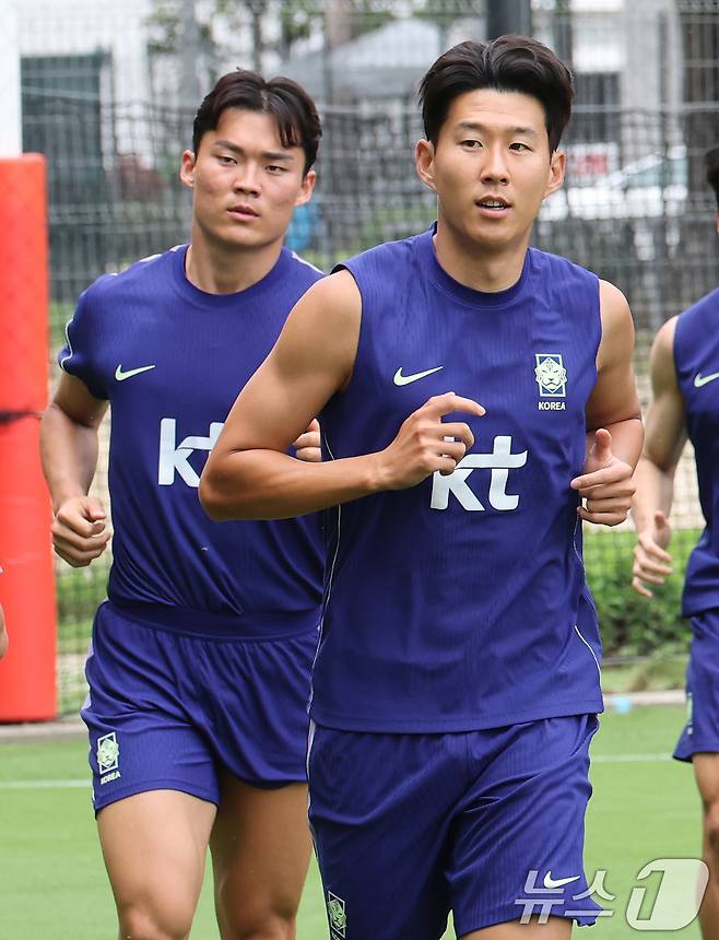 2026 북중미 울드컵에 출전하는 대한민국 축구대표팀 손흥민, 오현규가 7일(현지시간) 멕시코 과달라하라 인근 사포판에 위치한 치바스 바예 베르데에서 훈련을 하고 있다. 2026.6.8 ⓒ 뉴스1 임세영 기자