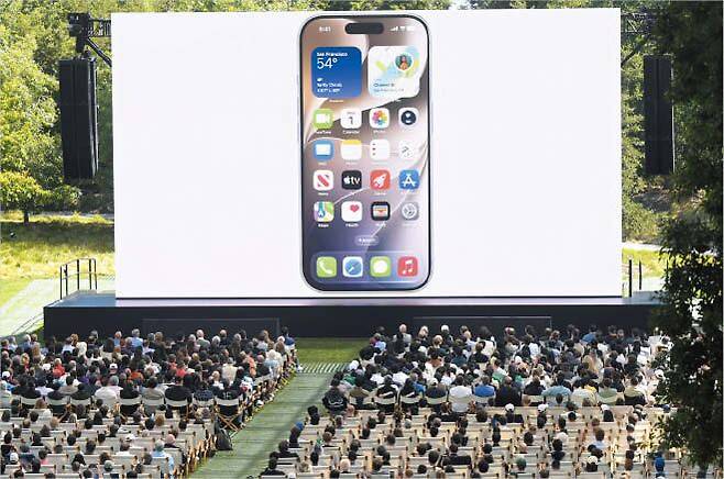 미국 캘리포니아 쿠퍼티노에서 열린 애플 연례 개발자 콘퍼런스 ‘WWDC2026’ 모습. /AP 연합뉴스