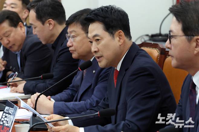 국민의힘 장동혁 대표가 11일 서울 여의도 국회에서 열린 최고위원회에서 발언을 하고 있다. 윤창원 기자