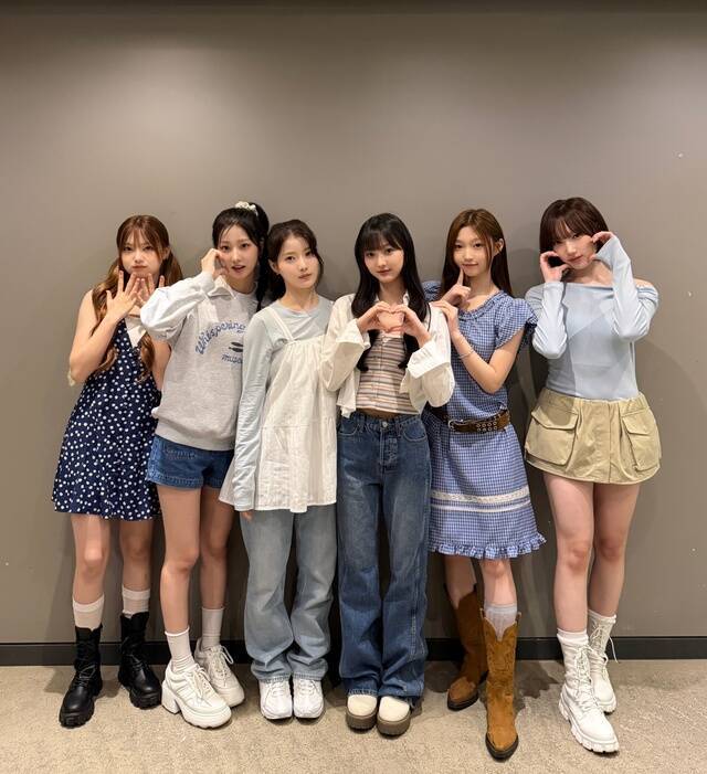 그룹 유스피어의 채나 다온 서유 시안 로아 소이(왼쪽부터)가 첫 번째 미니앨범 'BITE DISTRICT' 타이틀 곡 'WICKED GAME'의 트레일러를 공개했다./MW엔터테인먼트