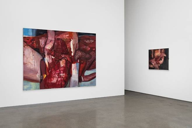 작가는 플라스틱 랩을 활용해 두드러진 질감을 표현하기도 한다. /Courtesy of PKM Gallery