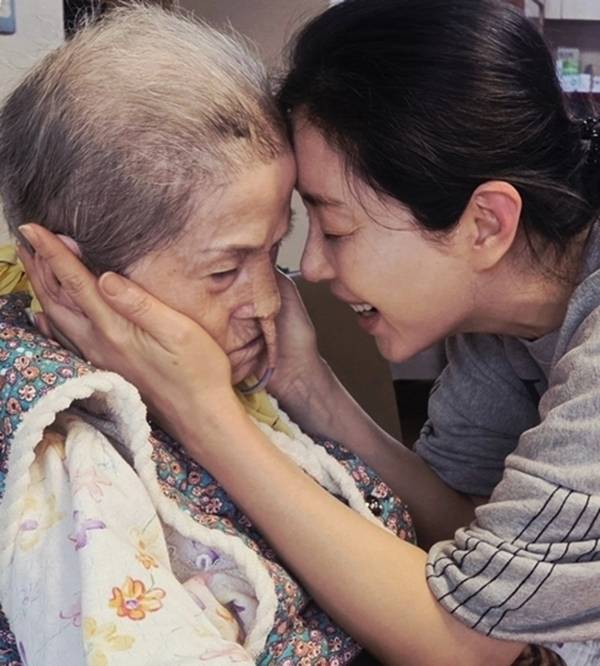 사진=송윤아 SNS