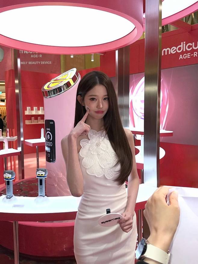 사진 = 장원영 인스타그램