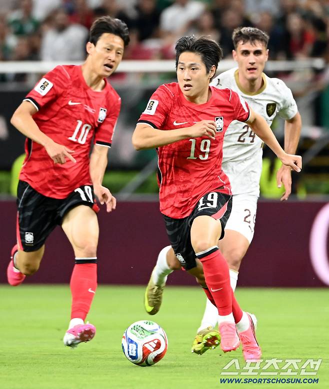 12일(한국시각) 멕시코 과달라하라 사포판의 에스타디오 과달라하라에서 열린 2026 북중미월드컵 대한민국과 체코의 경기. 이강인이 돌파를 시도하고 있다. 사포판(멕시코)=허상욱 기자wook@sportschosun.com/2026.06.12/