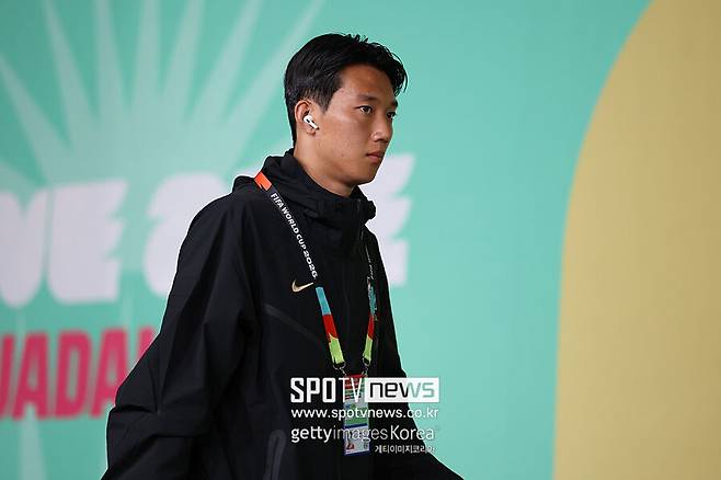 ▲ 11일 이한범이 멕시코 과달라하라 스타디움에서 열린 2026 FIFA 월드컵 A조 한국과 체코의 경기에 앞서 경기장에 도착하고 있다.